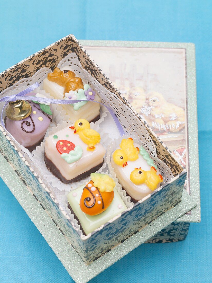 Assorted petit fours (Easter gift)