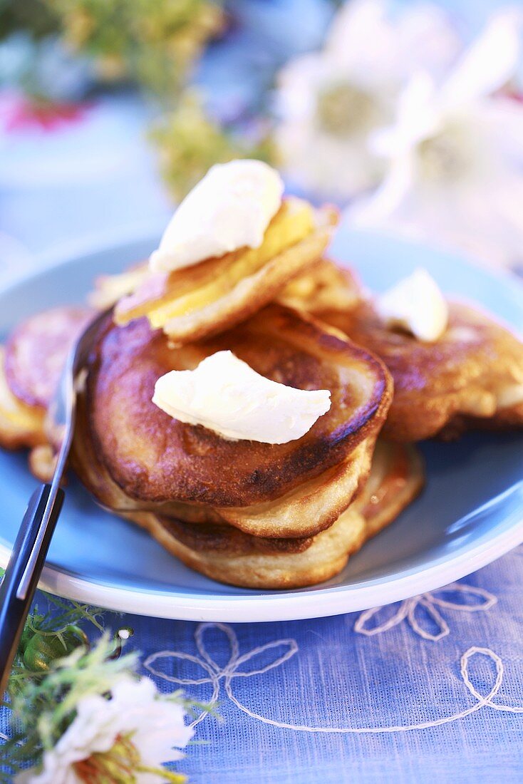 Blinis with apples