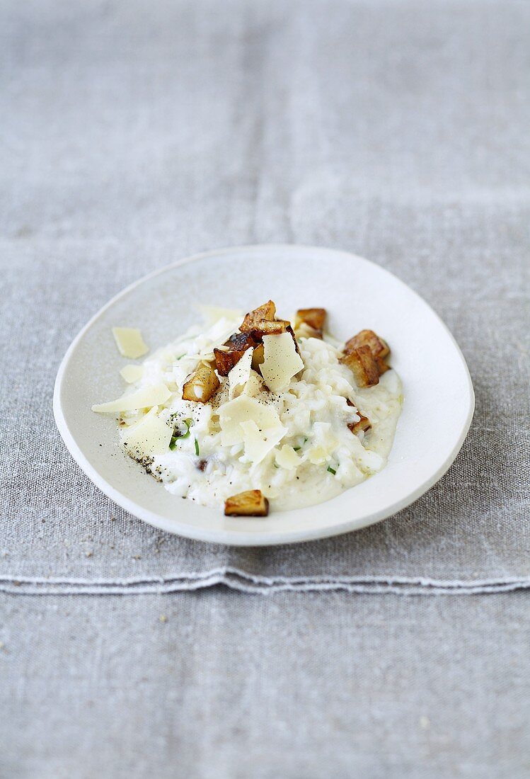 Risotto with fried, diced Jerusalem artichokes and Parmesan