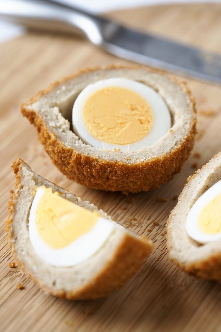 Scotch Eggs (Eier-Wurstbrät-Bällchen aus England)