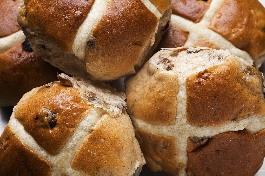 Hot cross buns (UK)