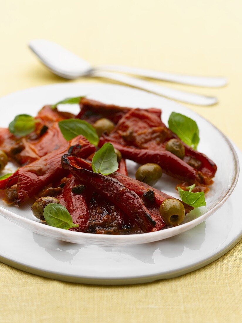 Red pepper salad with olives and basil