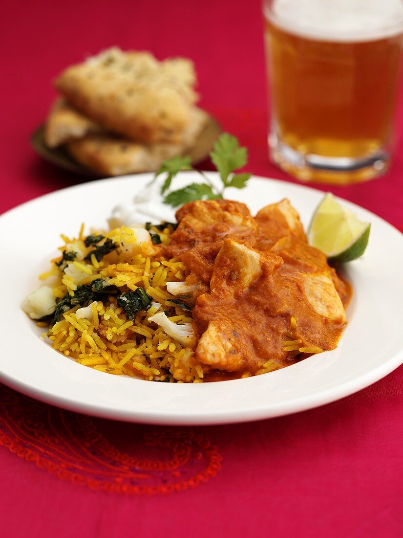Chicken Tikka Masala (indisches Hähnchengericht) mit Reis