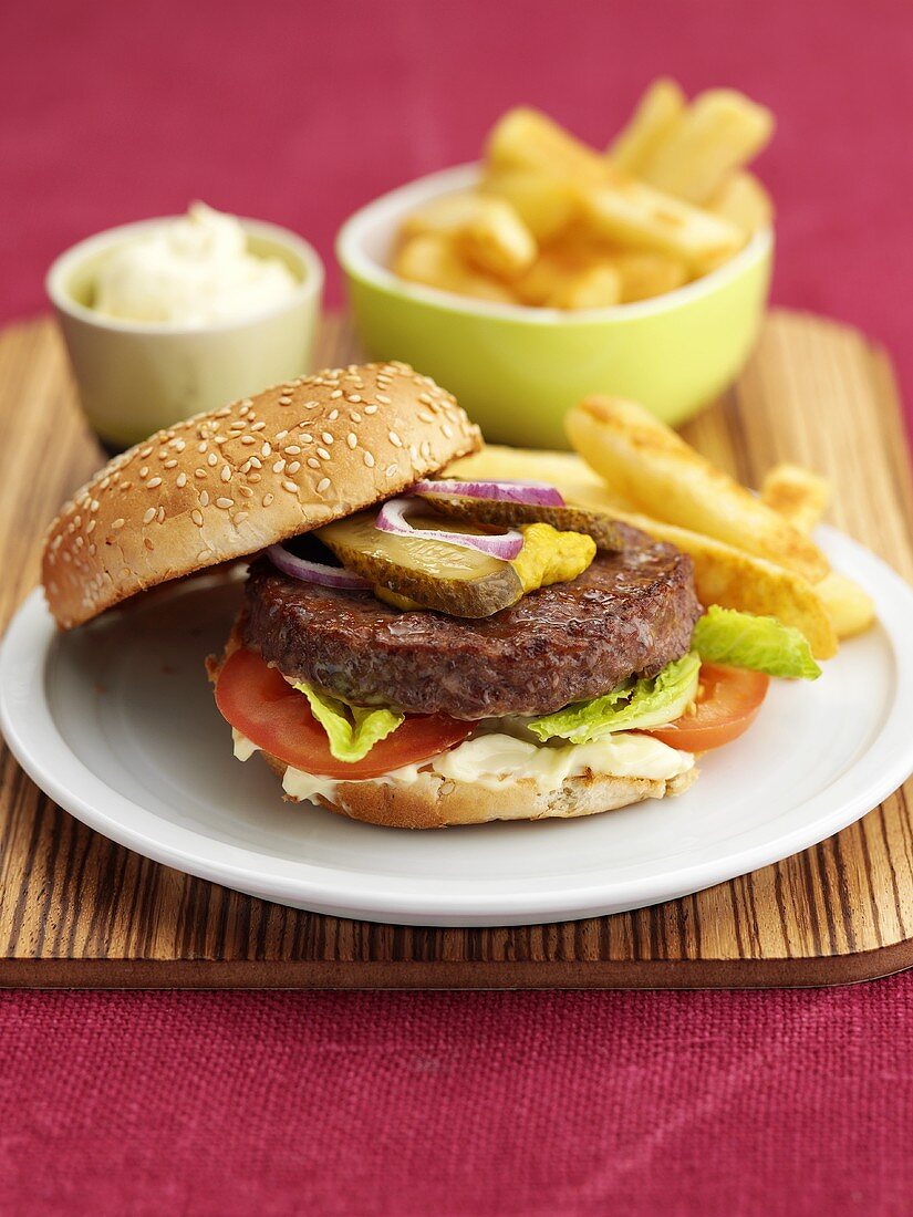 Hamburger mit Pommes