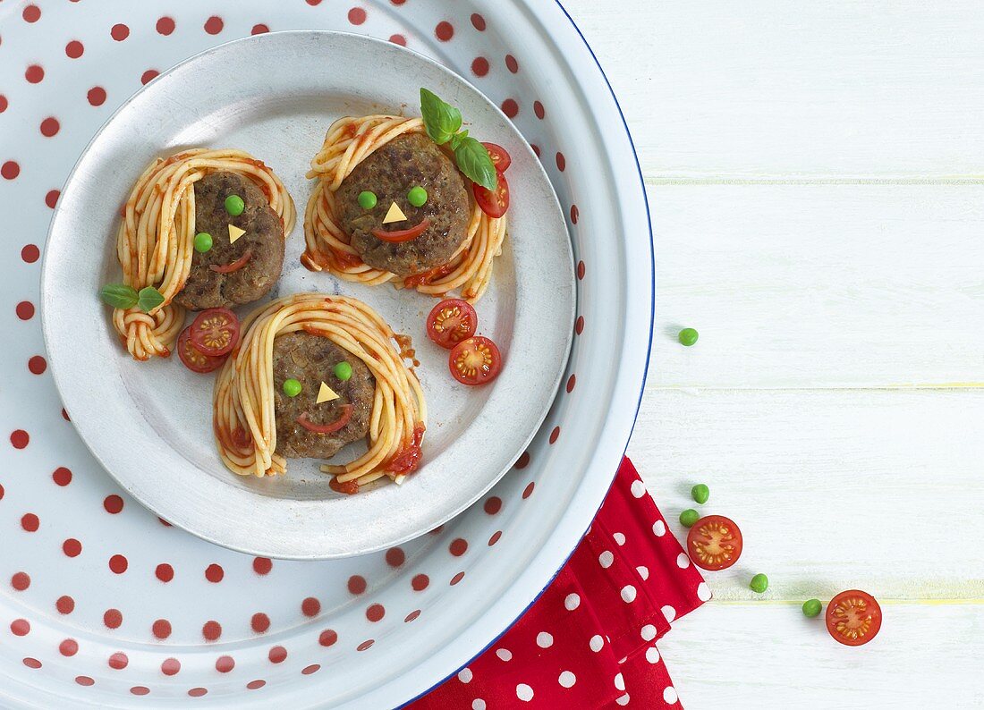 Burger and spaghetti faces for children