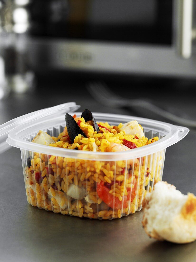 Paella in plastic packaging to take away