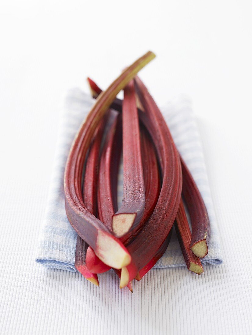 Sticks of rhubard on a kitchen towel