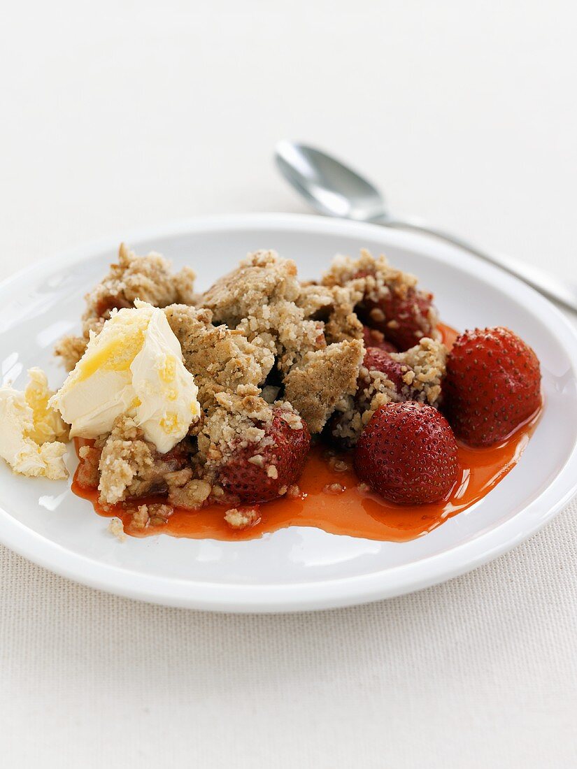 Strawberry crumble with lemon ice-cream