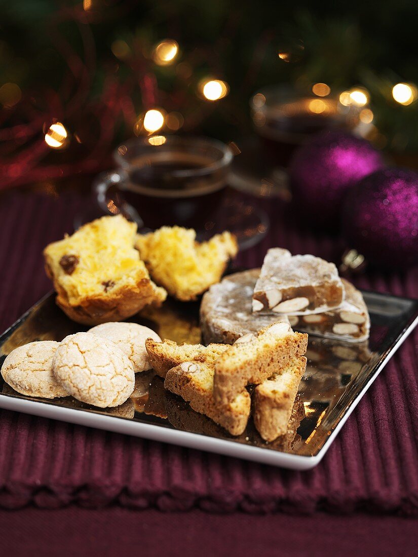 Dolci di Natale (Cakes and biscuits for Christmas, Italy)