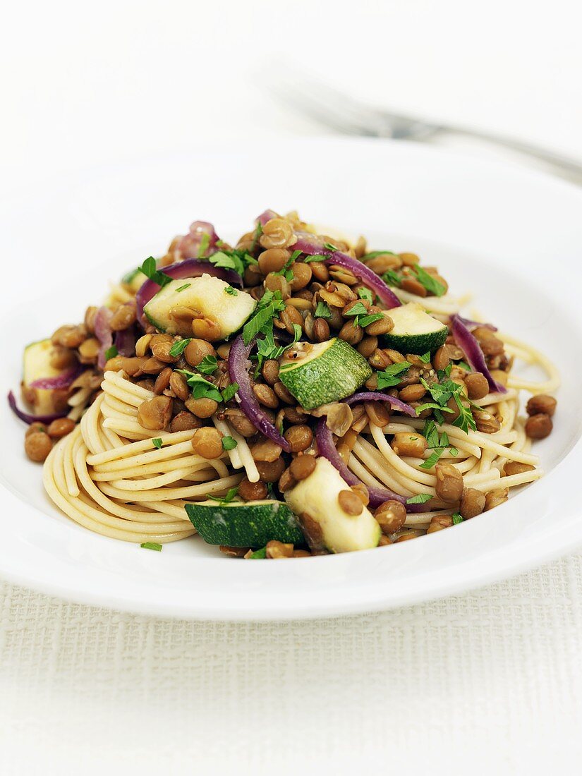 Spaghetti with lentils and courgettes