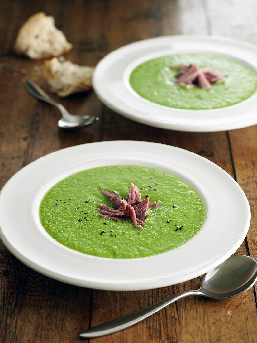 Erbsensuppe mit Schinken