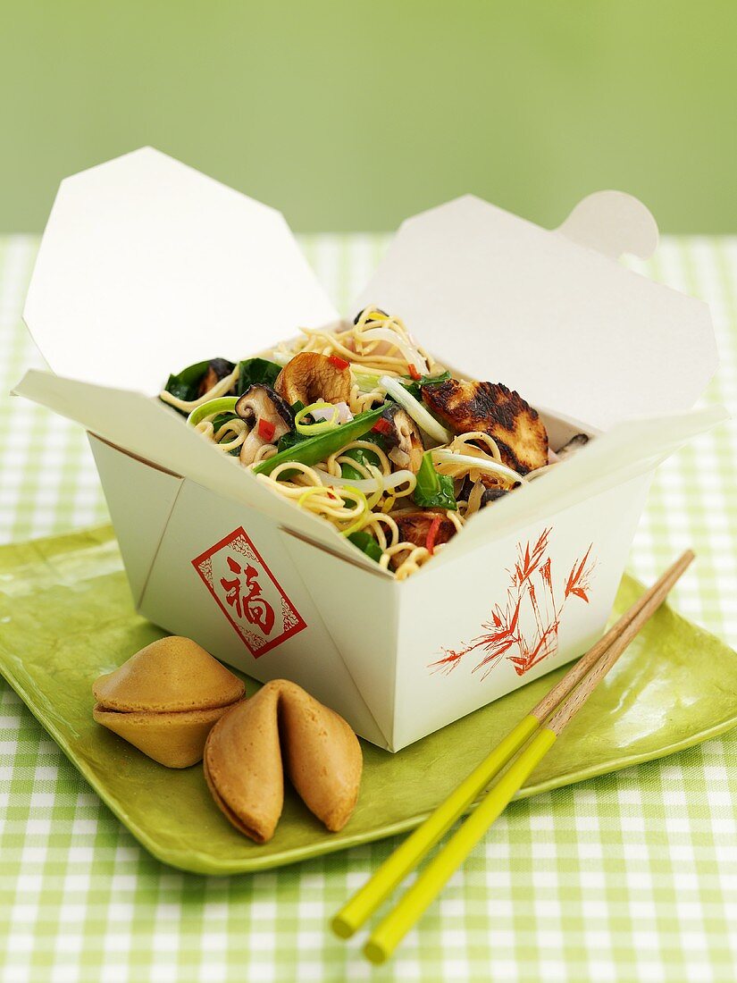 Chow Mein takeaway (Noodle dish, China)