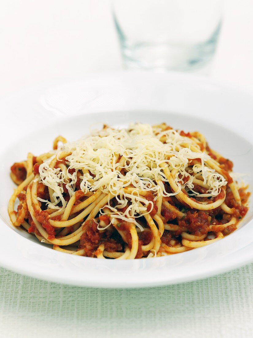 Spaghetti Bolognese with grated cheese