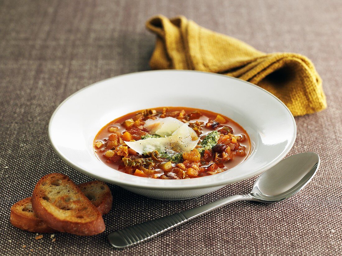 Minestrone with smoked bacon