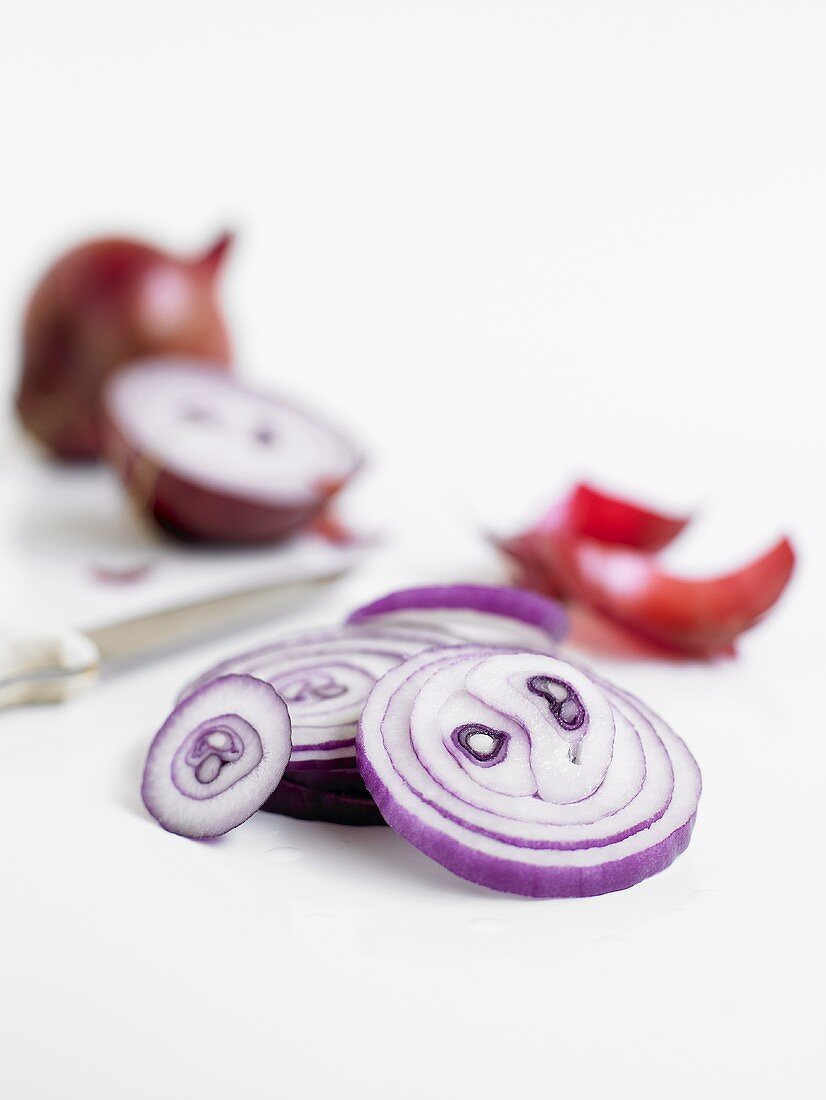 A red onion cut into rings