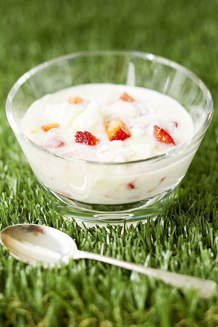 Strawberry yoghurt in a glass bowl
