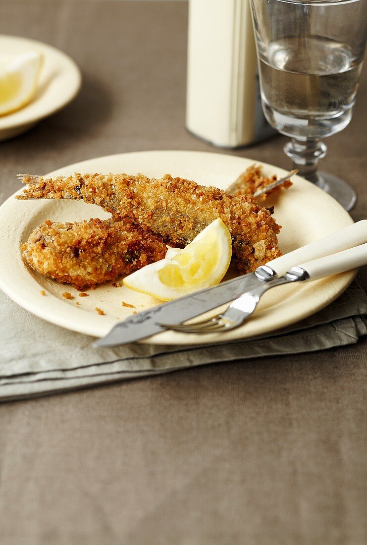 Stuffed sardines in breadcrumbs