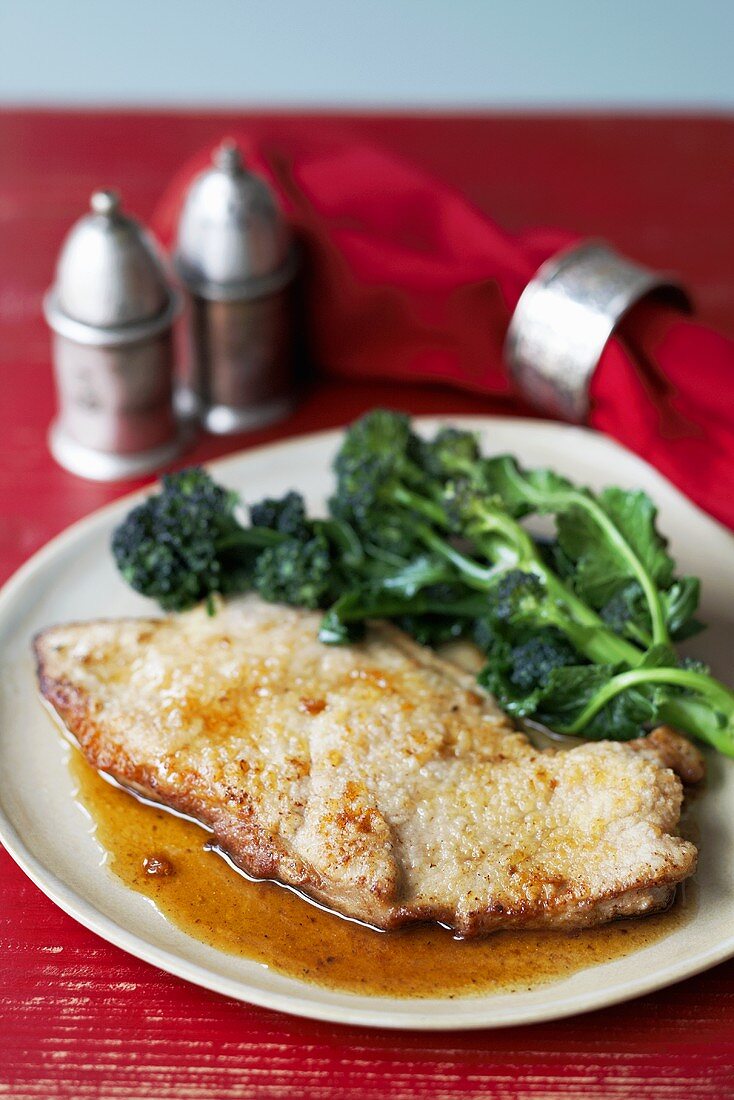 Kalbsschnitzel mit Marsalasauce und Grünkohl