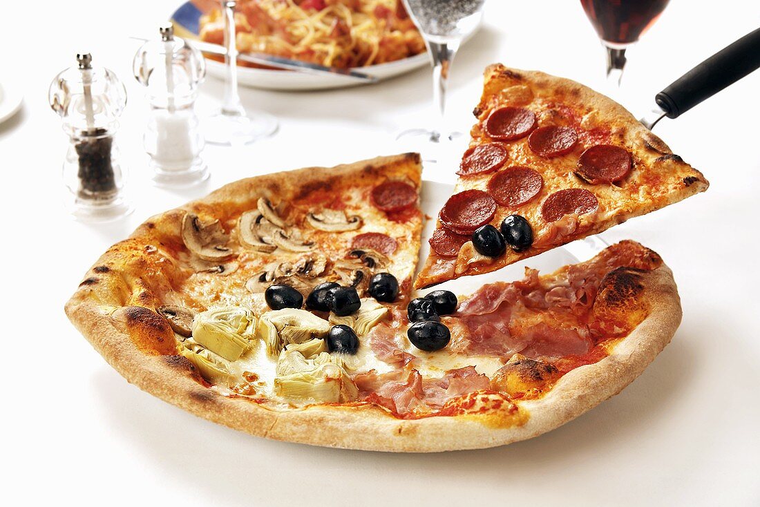 Pizza Quattro Stagioni, angeschnitten