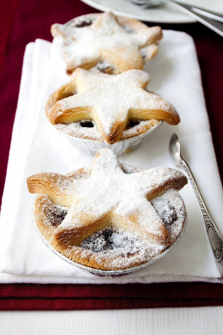 Mince pies sprinkled with icing sugar for Christmas
