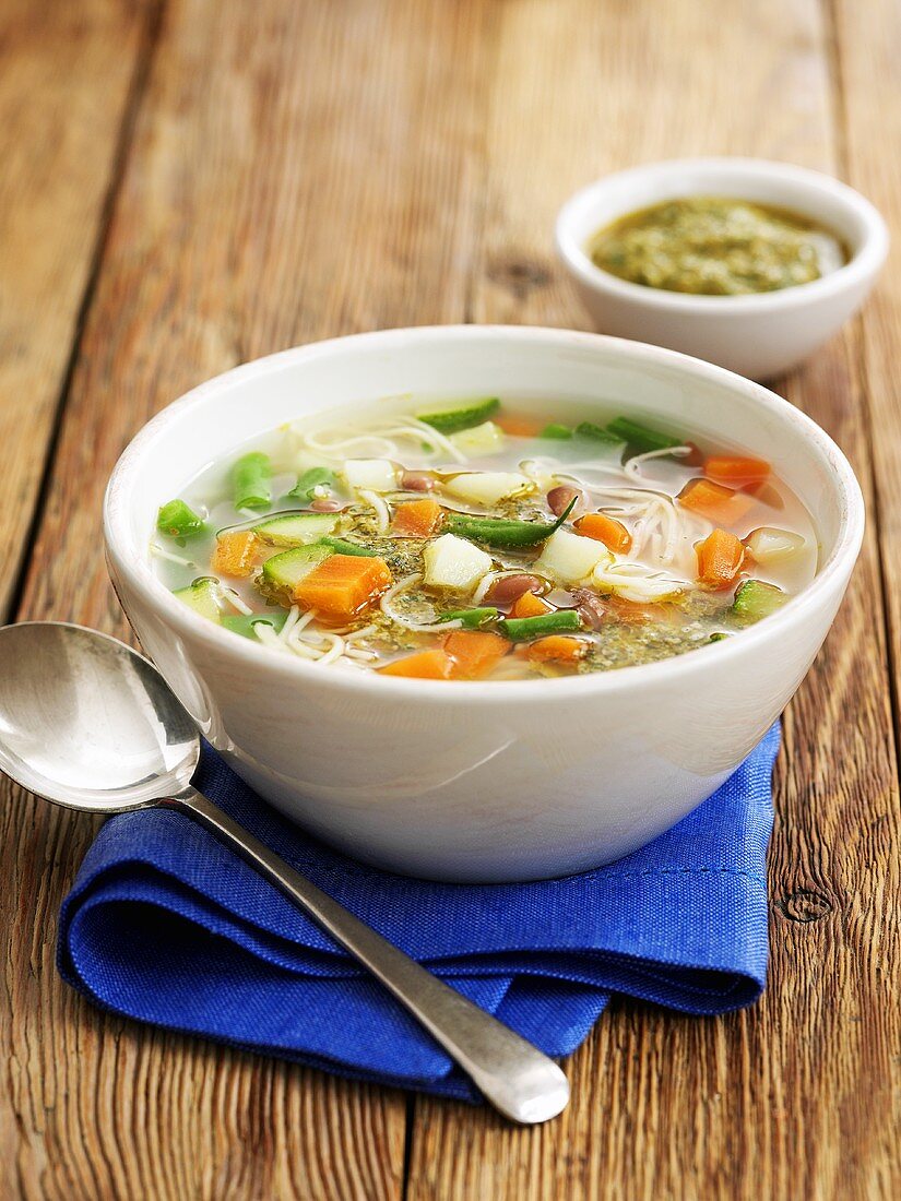 Soupe au Pistou (Gemüsesuppe mit Pesto, Frankreich)