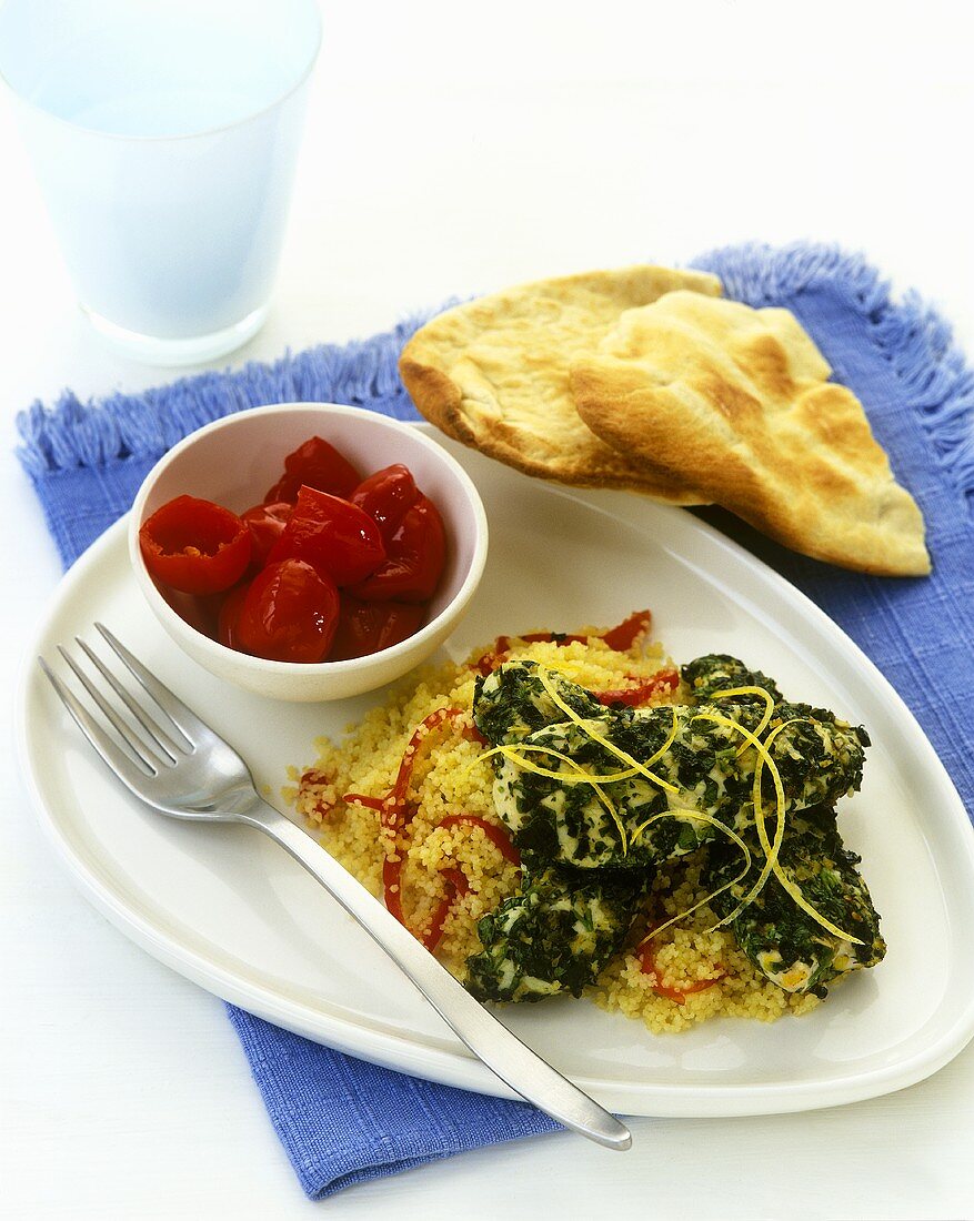 Hähnchen mit Couscous, Paprika und Pitabrot