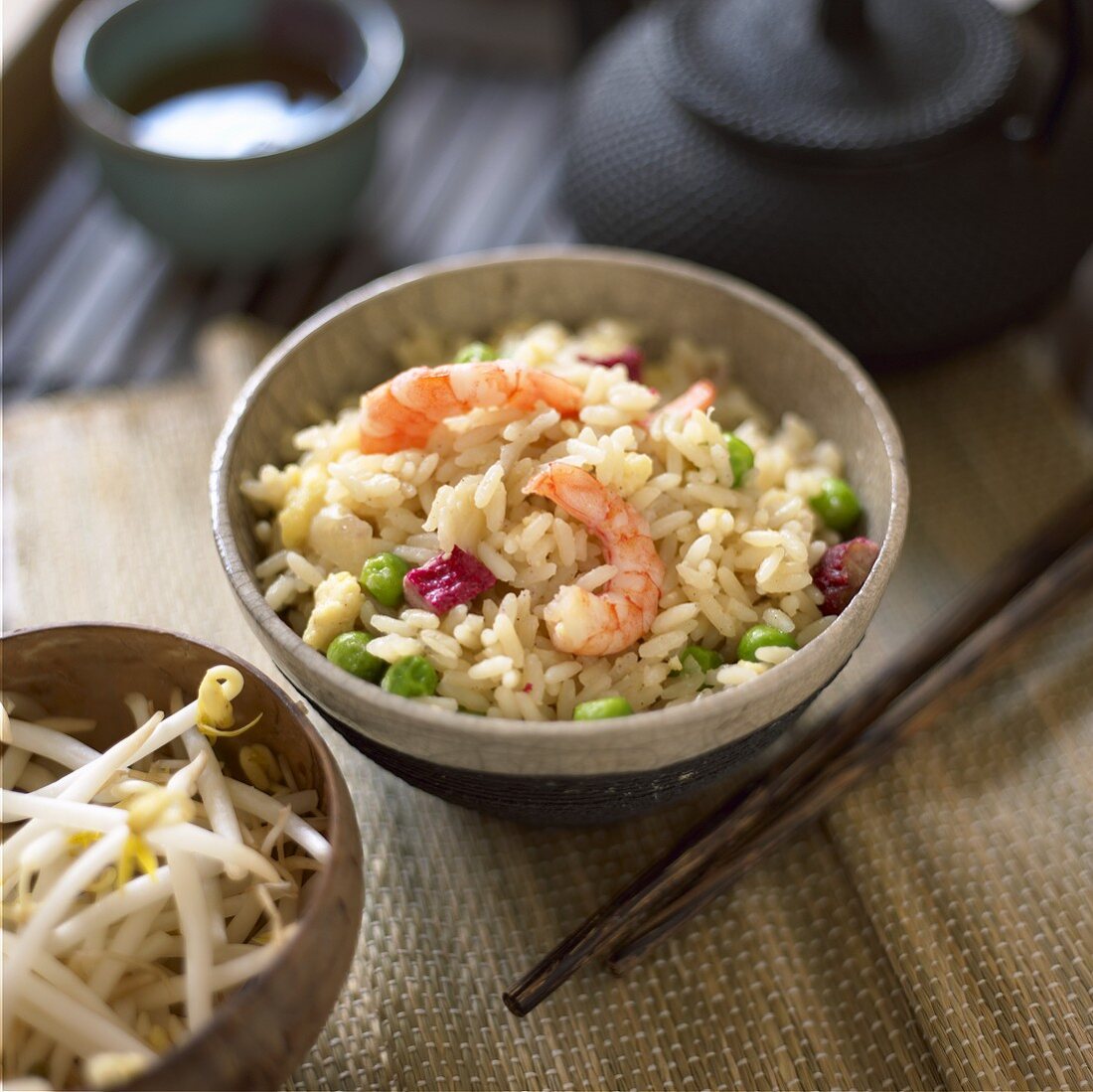Fried rice with prawns and sprouts (China)