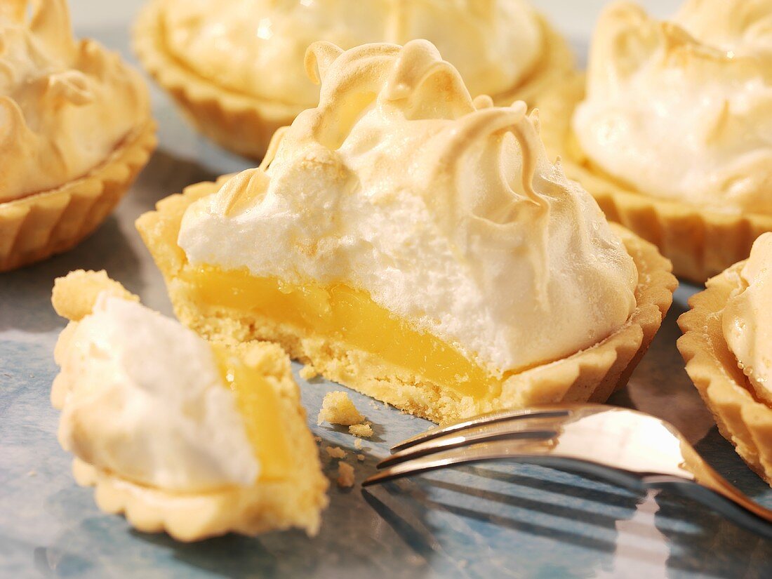 Mini lemon meringue pies