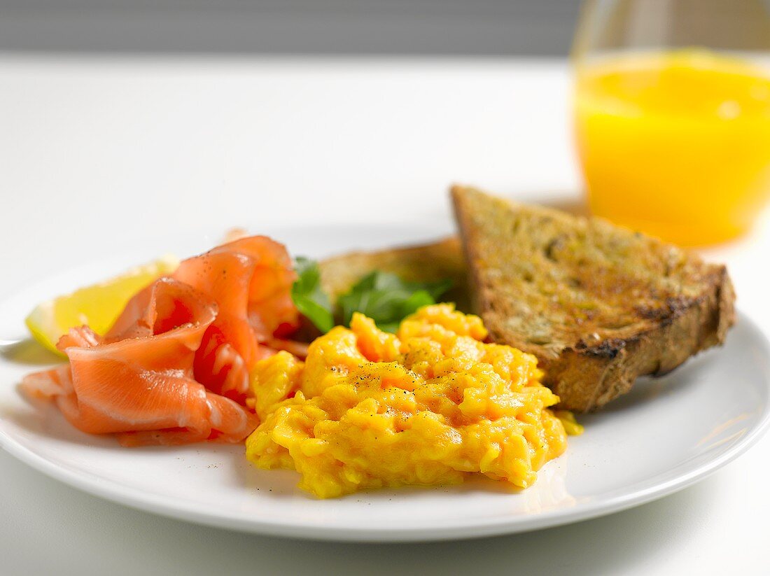 Scrambled eggs with smoked salmon