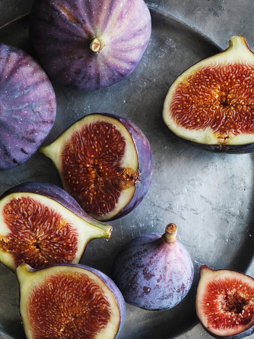 Fresh red figs on a tin tray