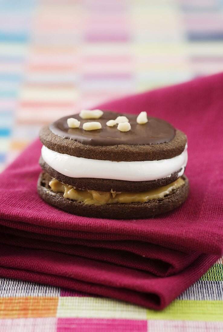 Doppeldecker-Moon Pie mit Marshmallow-Füllung, Erdnussbutter und Schokoglasur