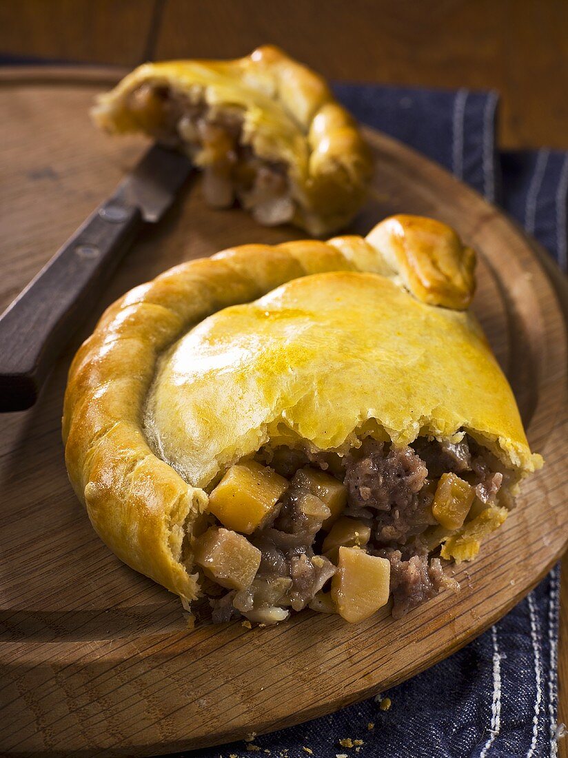 Pastry with a meat and vegetable filling