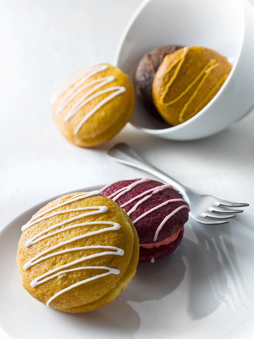 Whoopie Pies (cookies with cream filling, USA)