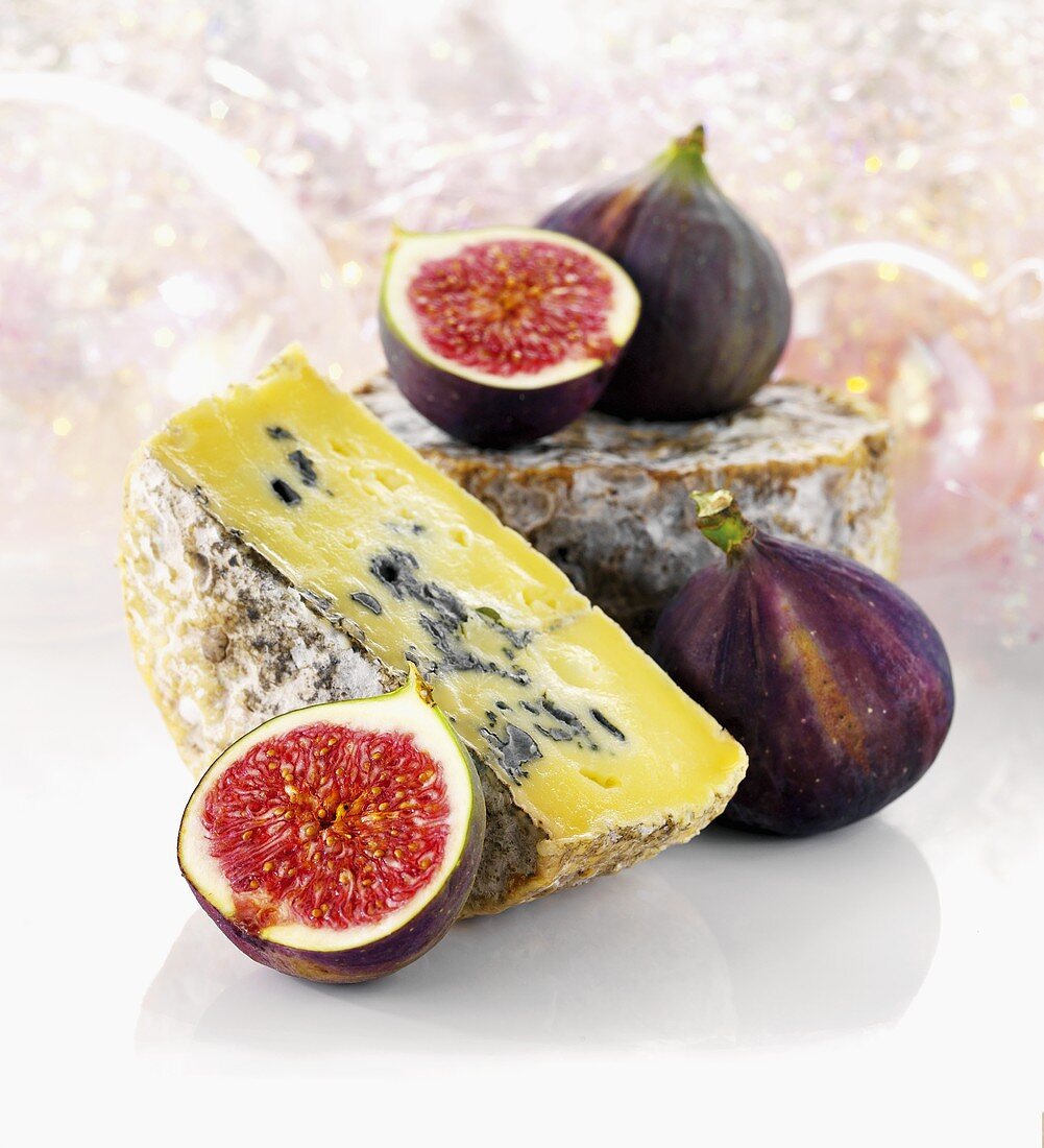 Dovedale cheese and fresh figs