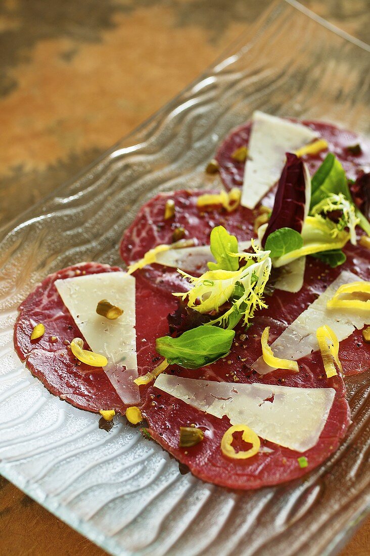 Marinated beef fillet with manchego cheese and pine nuts