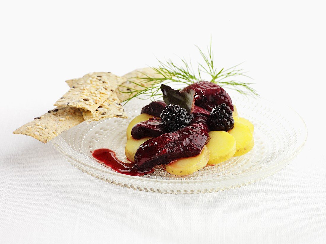 Herring in blackberry sauce, potatoes and crispbreads (Sweden)