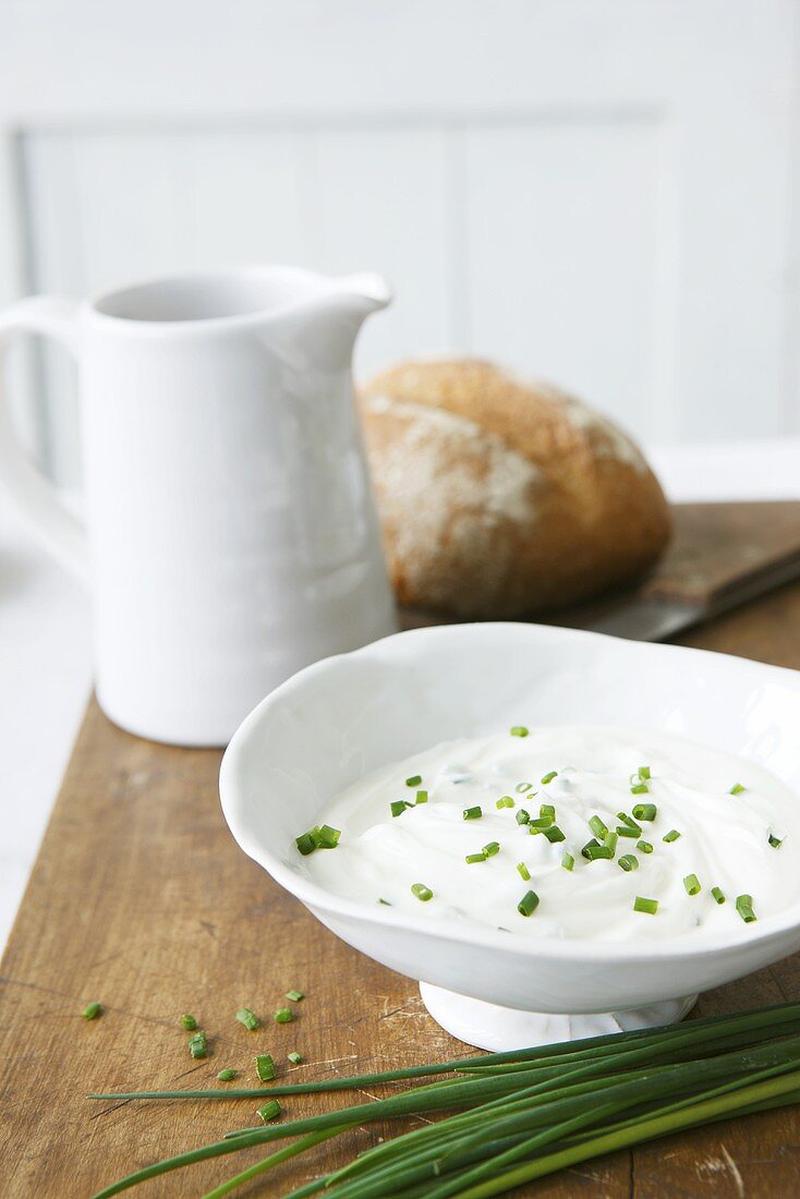 Schnittlauchquark und Brot