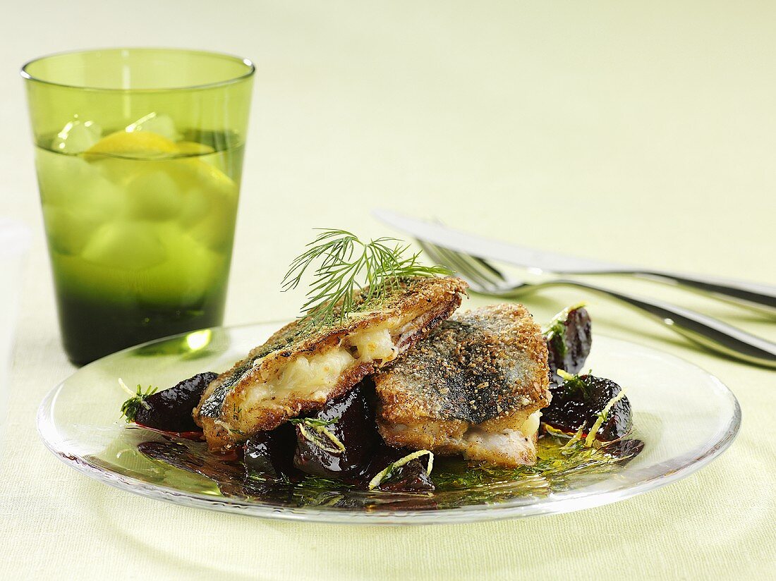 Fried herring with a beetroot salad and dill