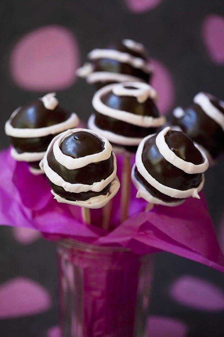 Cake pops with chocolate icing