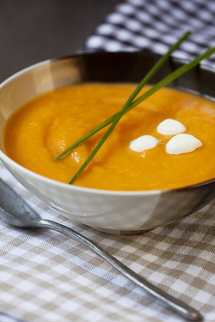 Kürbissuppe mit Sauerrahm