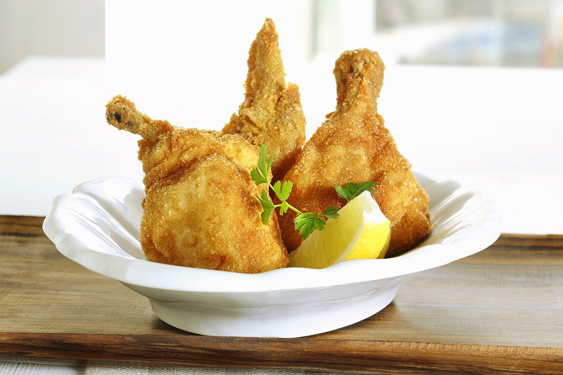 Fried chicken with lemons