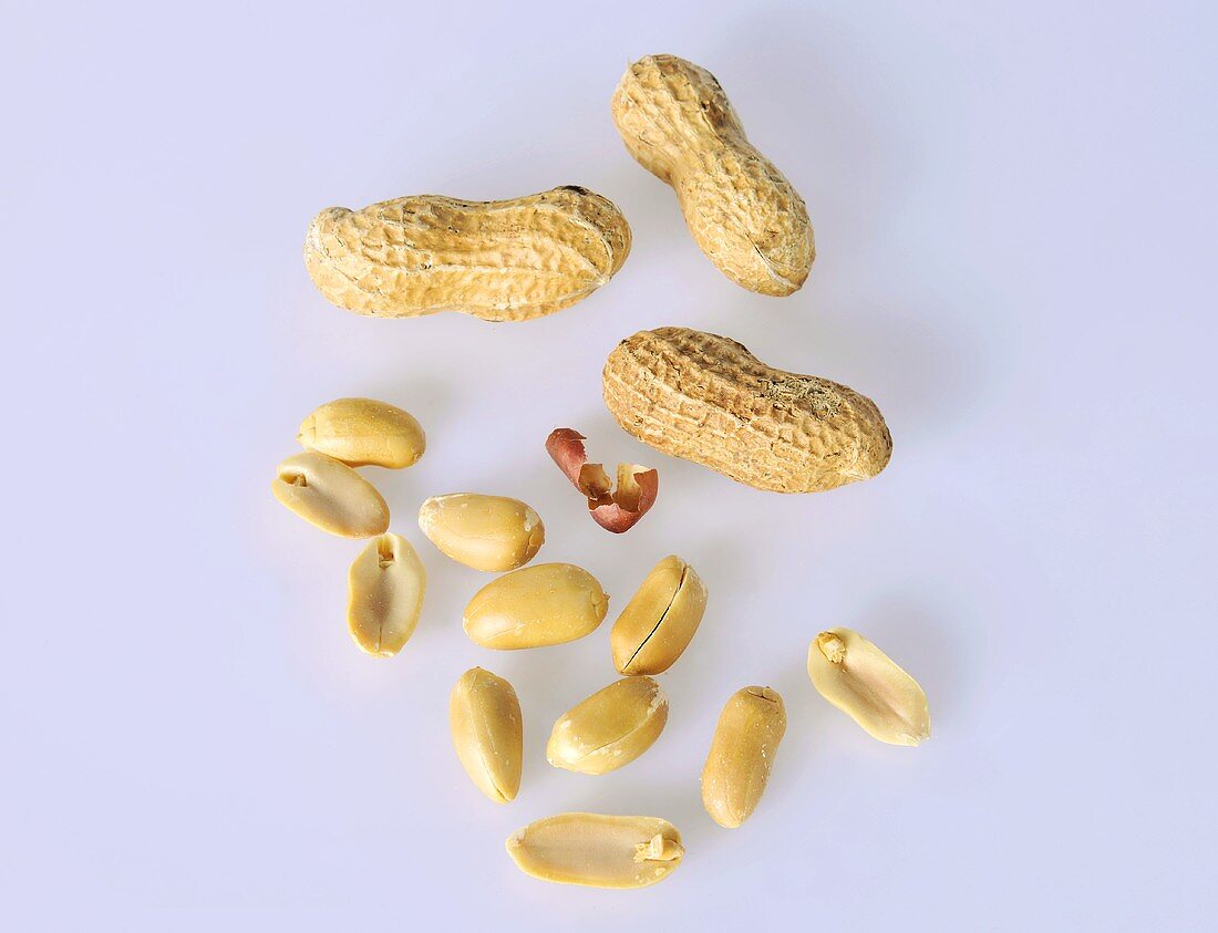 Erdnüsse, ganz und geschält