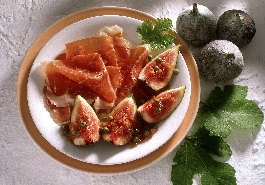 Figs with Prosciutto & hot Pepper Sauce
