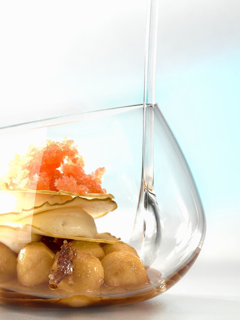 Caramelized apples with white chocolate mousse and madarin granita