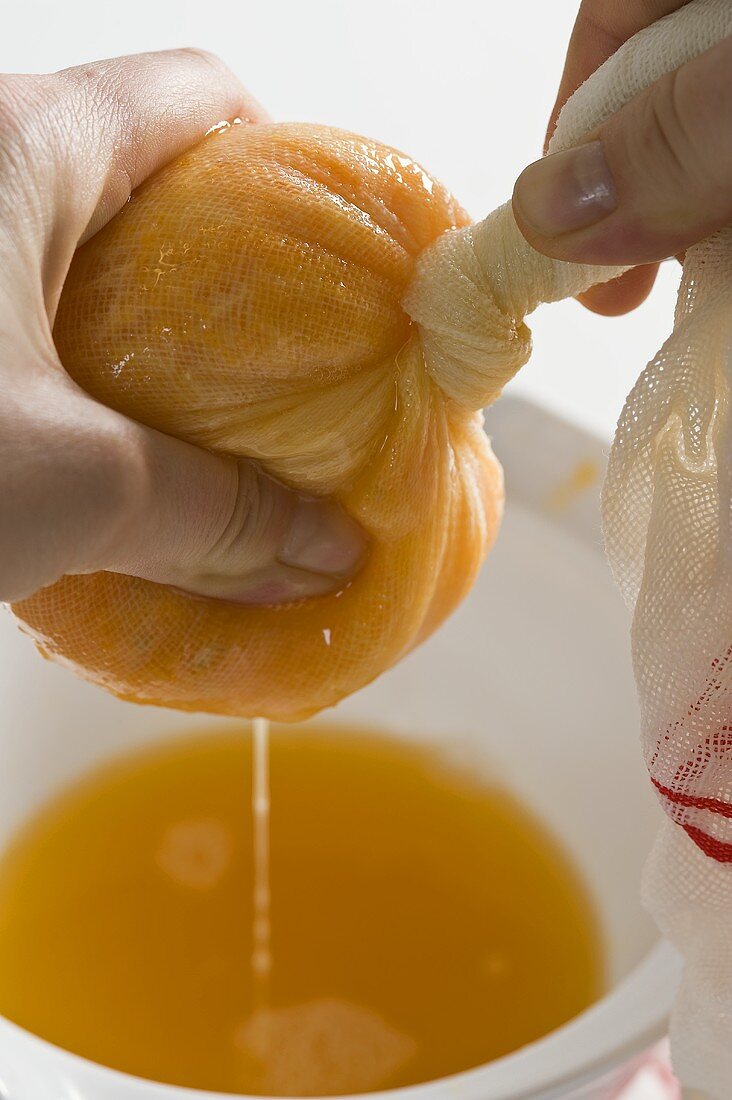 Mandarin fruit flesh being juiced