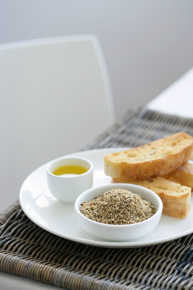 Dukkah (Nuss-Gewürzmischung), Olivenöl und Brot