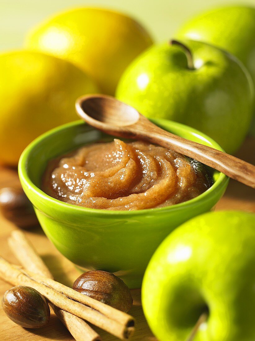 Apple butter with ingredients