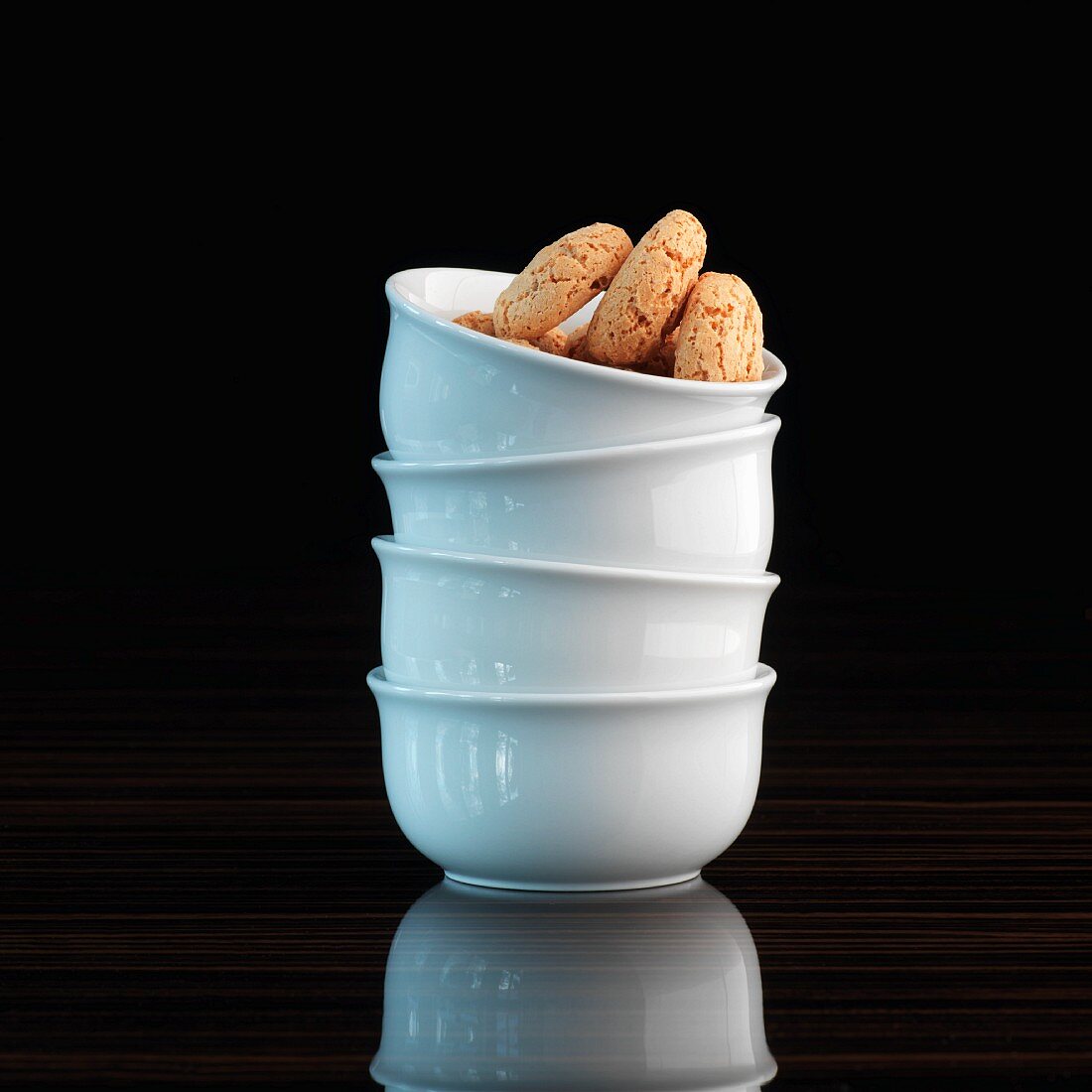 A stack of bowls with amarettini