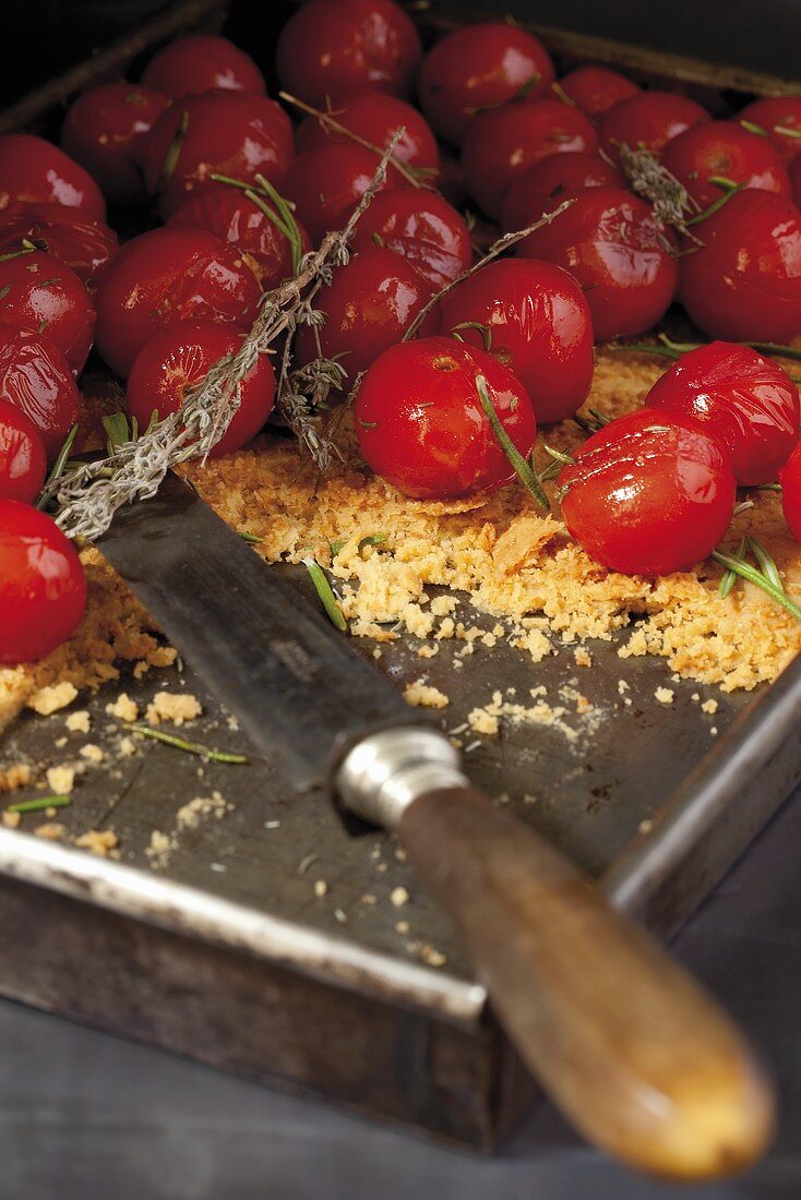 Cherry tomatoes tart