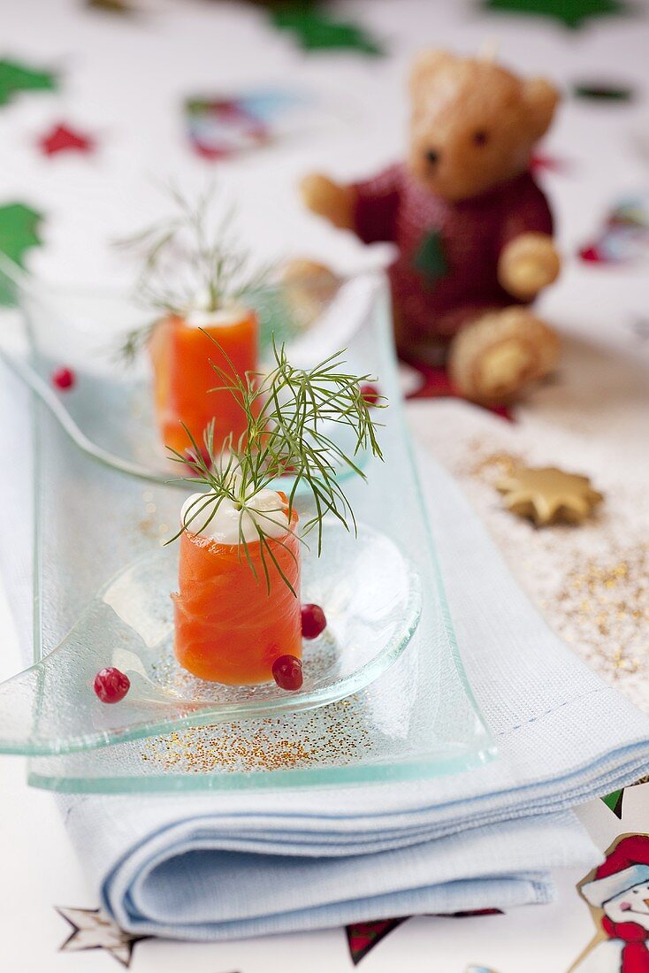 Salmon trout rolls with creme fraiche and dill